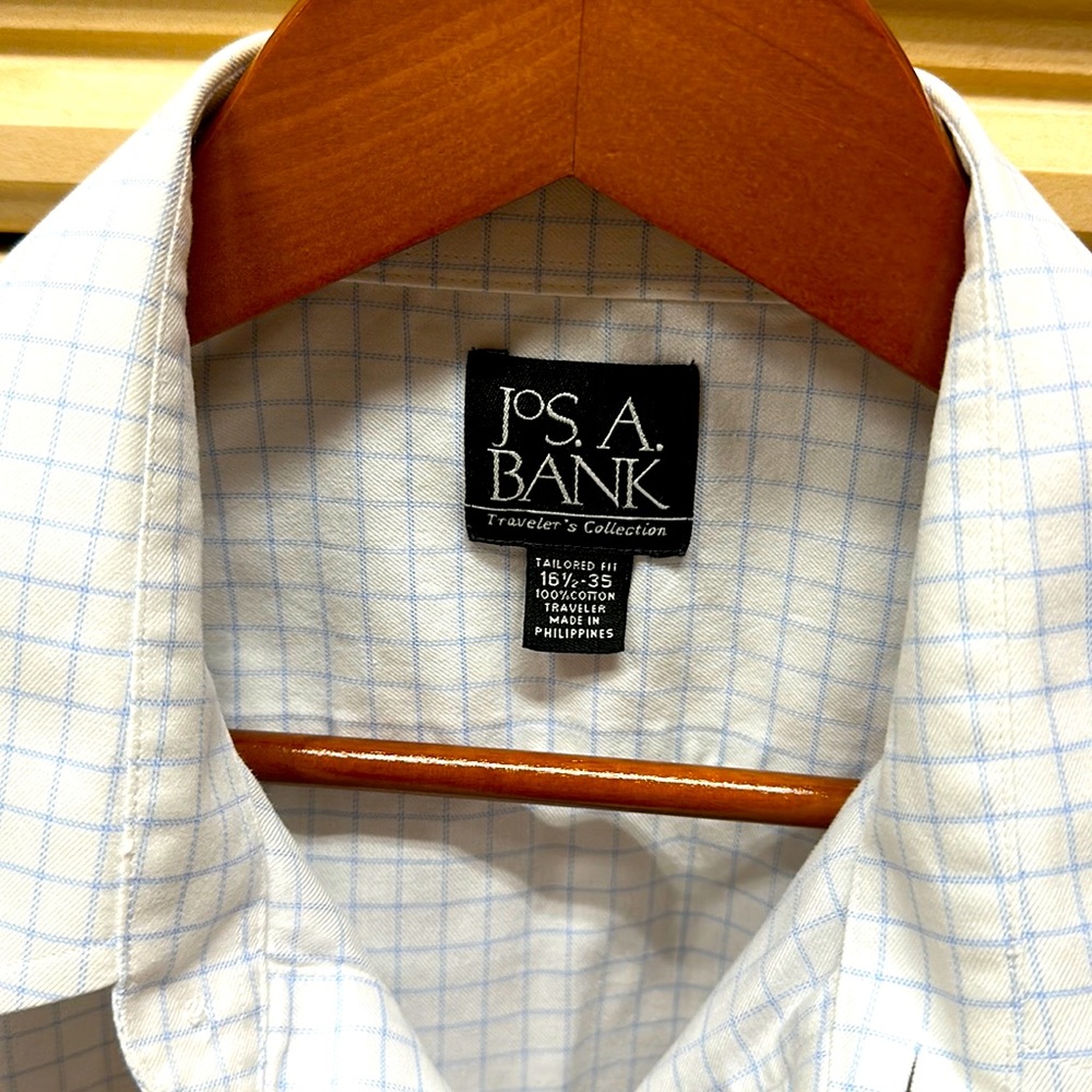 Jos A Bank travelers collection tailored fit shirt